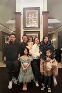 Celebrity Highlights: Hong Diem’s Youthful Haircut and Ho Ngoc Ha’s Sweet Birthday Moments - image 7