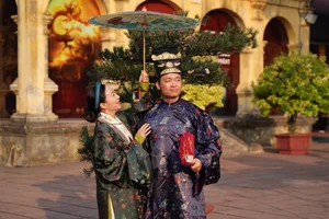 Hanoi Historic Sites Welcome Tens of Thousands of Tourists During Tet Lunar New Year Festival - image 6
