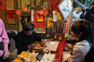 Hanoi Historic Sites Welcome Tens of Thousands of Tourists During Tet Lunar New Year Festival - image 0