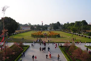 Hanoi Historic Sites Welcome Tens of Thousands of Tourists During Tet Lunar New Year Festival - image 5