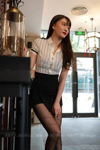 Modern Street Style: Qiu Qiu in Patterned Black Hosiery by IESS - image 2