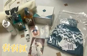 Unboxing C-Biz Tet Gifts: Luxury Brands vs. Modest Packages - image 9