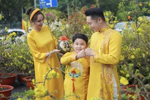 Miss World Vietnam Diem Huong Finds Love with Canadian Husband David After Five Years - image 2