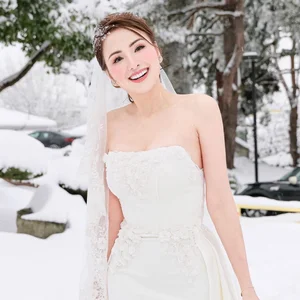 Miss World Vietnam Diem Huong Finds Love with Canadian Husband David After Five Years - image 0