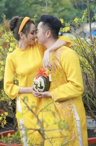 Miss World Vietnam Diem Huong Finds Love with Canadian Husband David After Five Years - image 9