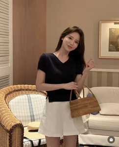 The Short-Sleeve Sweater: Why This Autumn Fashion Essential is the Ultimate Wardrobe Must-Have - image 1