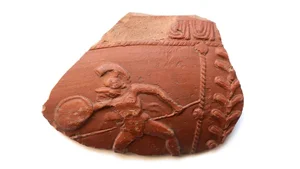 Rare 2,000-Year-Old Roman Gladiator Knife Handle Discovered by Archaeologists - image 9