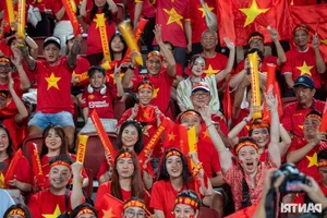 Vietnamese Football Fans Paint Thailand Stadium Red to Cheer National Team in Championship Final - image 19