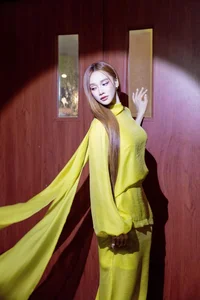 Vietnamese Celebrity Moms Amaze Fans with Rapid Postpartum Weight Loss Results - image 9