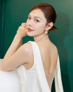 Vietnamese Celebrity Moms Amaze Fans with Rapid Postpartum Weight Loss Results - image 3