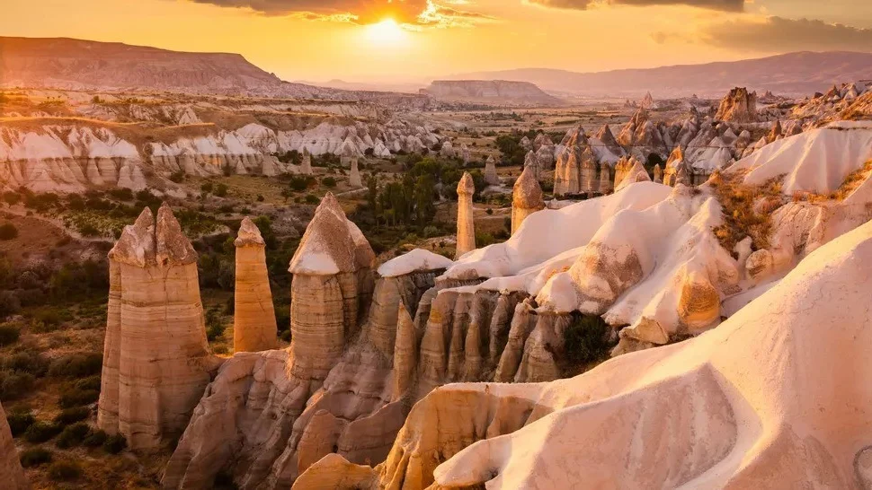 Exploring the Surreal Fairy Chimneys: Turkey’s Magical Geological Wonders