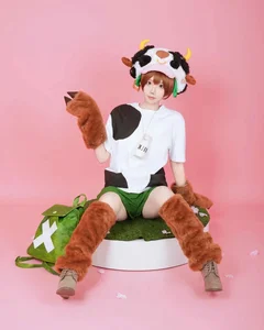 Adorable and Energetic Cow-Themed Cosplay Fashion Gallery - image 35
