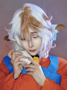 Adorable and Energetic Cow-Themed Cosplay Fashion Gallery - image 9