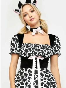Adorable and Energetic Cow-Themed Cosplay Fashion Gallery - image 6