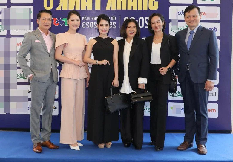 Shark Han Tue Lam’s Brilliant Styling Hacks for Petite Professional Women