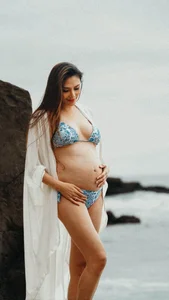Model Vo Hoang Yen Shines on Catwalk at Eight Months Pregnant - image 1