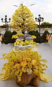 Inside the Luxurious Tet Decorations at Billionaire Johnathan Hanh Nguyen's Villa - image 10