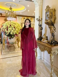 Inside the Luxurious Tet Decorations at Billionaire Johnathan Hanh Nguyen's Villa - image 1