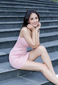 Miss Vietnam Mai Phuong Thuy Captivates Fans with Stunning Elegant Visuals - image 1