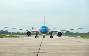 Inside the Arrival of the World's Largest Aircraft at Noi Bai International Airport - image 6