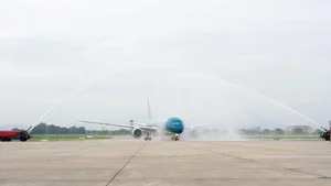 Inside the Arrival of the World's Largest Aircraft at Noi Bai International Airport - image 3