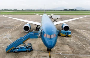 Inside the Arrival of the World's Largest Aircraft at Noi Bai International Airport - image 8