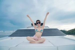 Newze Chic: The Stunning Thai Model Captivating Instagram Audiences - image 16