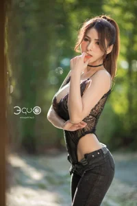 Newze Chic: The Stunning Thai Model Captivating Instagram Audiences - image 25
