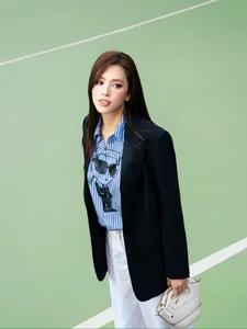 Huyen Lizzie Celebrates Her Birthday with a Stunning New Photoshoot - image 6