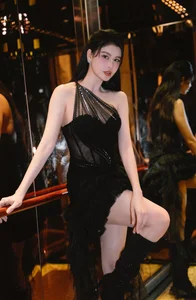 Huyen Lizzie Celebrates Her Birthday with a Stunning New Photoshoot - image 0