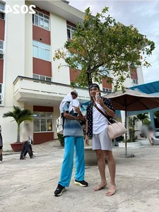 Tuan Khoi Sweetly Pampers H'Hen Nie Like a Princess - image 0