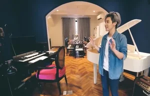 Inside Vu Cat Tuong’s Stunning Luxury Duplex Apartment in Thu Thiem - image 7