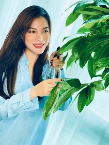 Miss Thanh Thuy Shines in Elegant Wedding Gown as Van Dung Reflects on Life - image 1