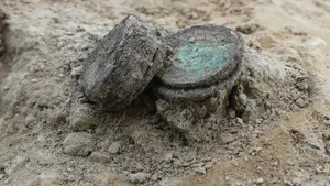 Ancient Secrets Revealed: The Discovery of an 1,800-Year-Old Roman Gold Ring - image 5