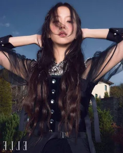 BLACKPINK Rosé Teases New Music While Jisoo Stuns with Angelic Visuals - image 5