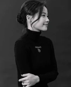 Vietnamese Badminton Star Nguyen Thuy Linh Shines at Paris 2024 Olympics - image 5