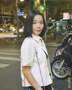 Vietnamese Badminton Star Nguyen Thuy Linh Shines at Paris 2024 Olympics - image 6