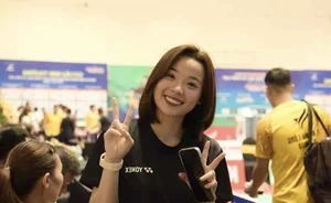 Vietnamese Badminton Star Nguyen Thuy Linh Shines at Paris 2024 Olympics - image 3