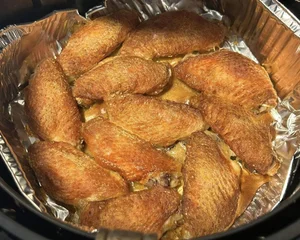 Pham Anh Khoa's Wife Praised for Delicious Cooking as Husband Shows Off Culinary Skills - image 4