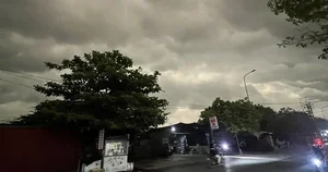 When the Sky Turns Black: Understanding Hanoi's Sudden Darkness and Expert Warnings - image 2