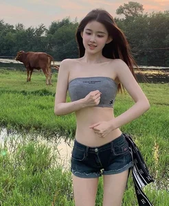 Viral Hot Girl Turns Heads with Bold Countryside Photoshoot - image 0