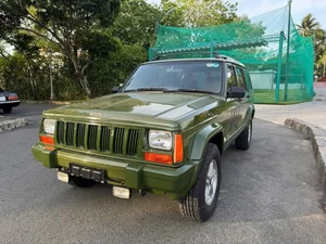 A Close Look at the Unique 2001 Jeep Cherokee Owned by Coffee Tycoon Dang Le Nguyen Vu - image 5