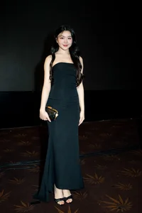 Quyen Linh's Daughters Steal the Spotlight at Star-Studded Entertainment Event - image 12
