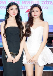 Quyen Linh's Daughters Steal the Spotlight at Star-Studded Entertainment Event - image 10