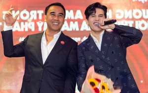 Quyen Linh's Daughters Steal the Spotlight at Star-Studded Entertainment Event - image 9