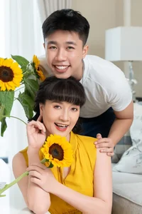 Vietnamese Celebrities Van Dung and Dan Truong Celebrate Milestones - image 1