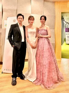 Hari Won Shines Solo on the Runway in Korea, Stunning in Strapless Gown - image 11