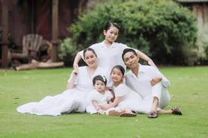 Khanh Thi's Daughter Charms Social Media with Adorable Doll-Like Northern Bling Style - image 5