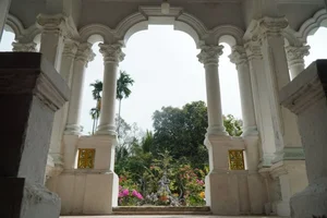 Exploring a Historic 200-Year-Old House in the Mekong Delta - image 0