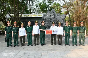 Central Military Commission and Ministry of Defense Honor Policy Families with Heartfelt Gifts - image 4